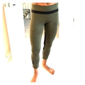 Lululemon Athletica Crop Leggings
